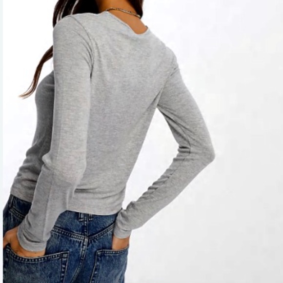 ASOS Long Sleeve T-Shirt - Picture 2 of 7